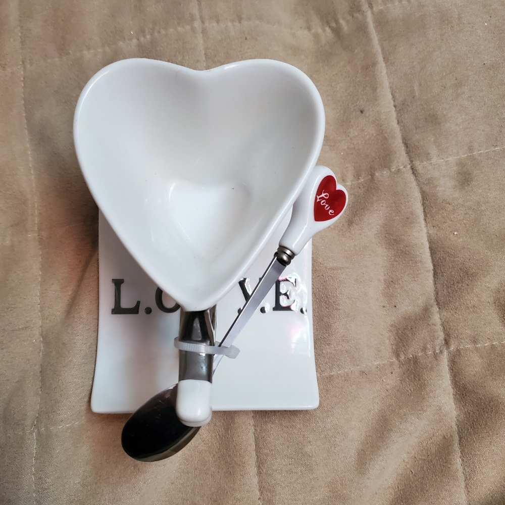 Heart-Shaped White and Red Love Cup Set W/Spoon
